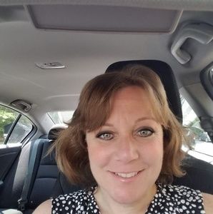 Meet your Posher, Laurie